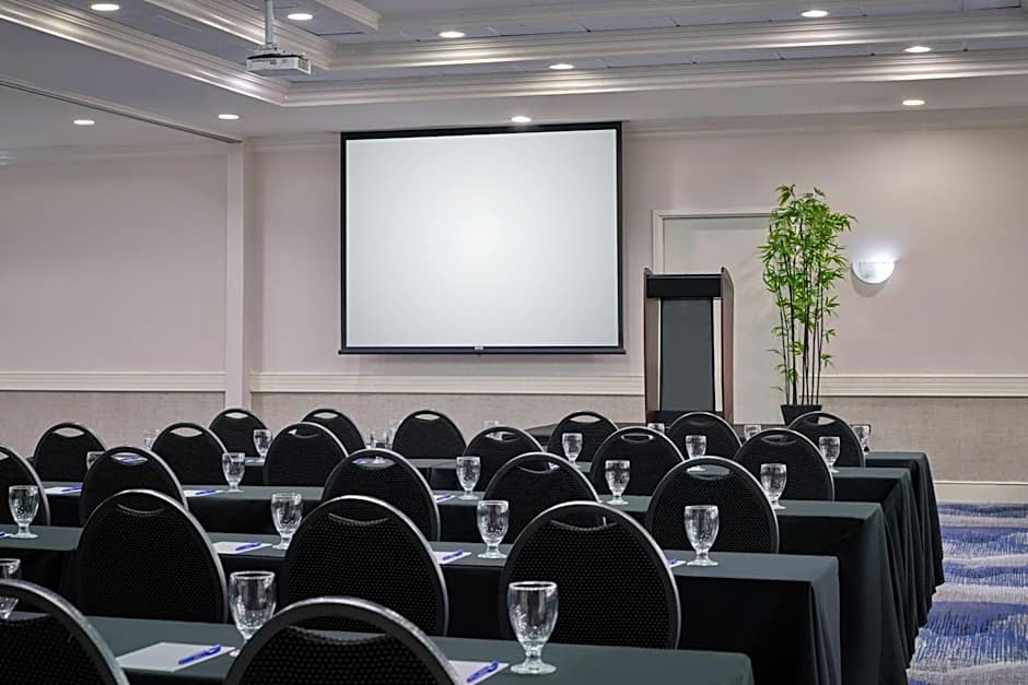 Delta Hotels by Marriott Muskegon Convention Center