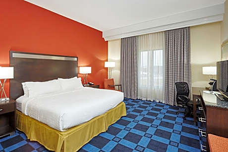 1 King Suite Communication Mobility Accessible Tub