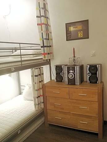 Bunk Bed in Mixed Dormitory Room