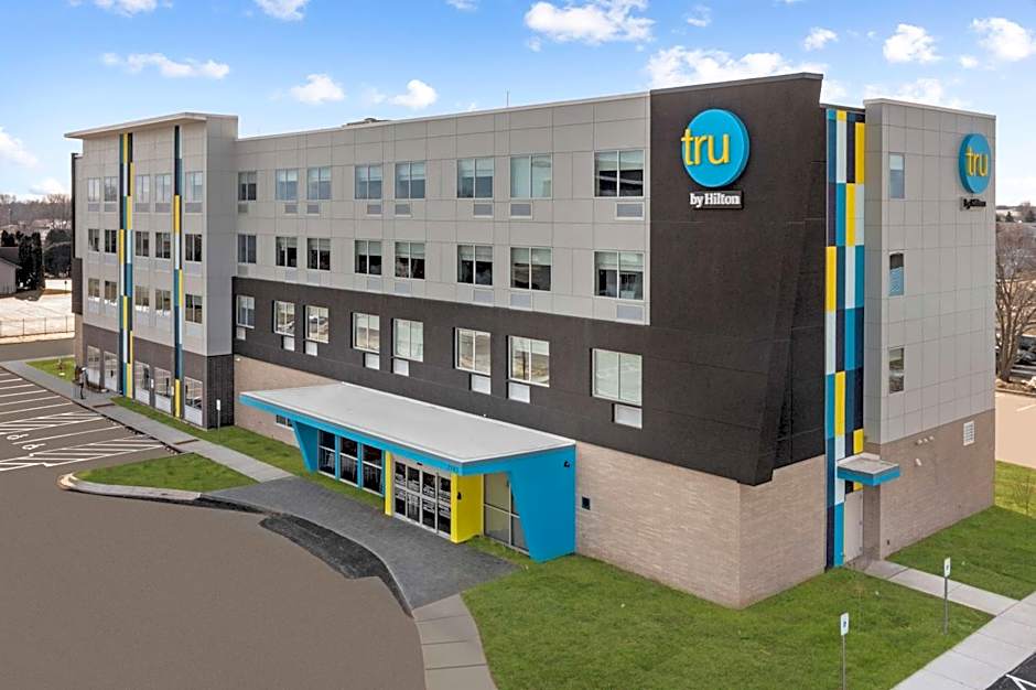 Tru by Hilton Janesville
