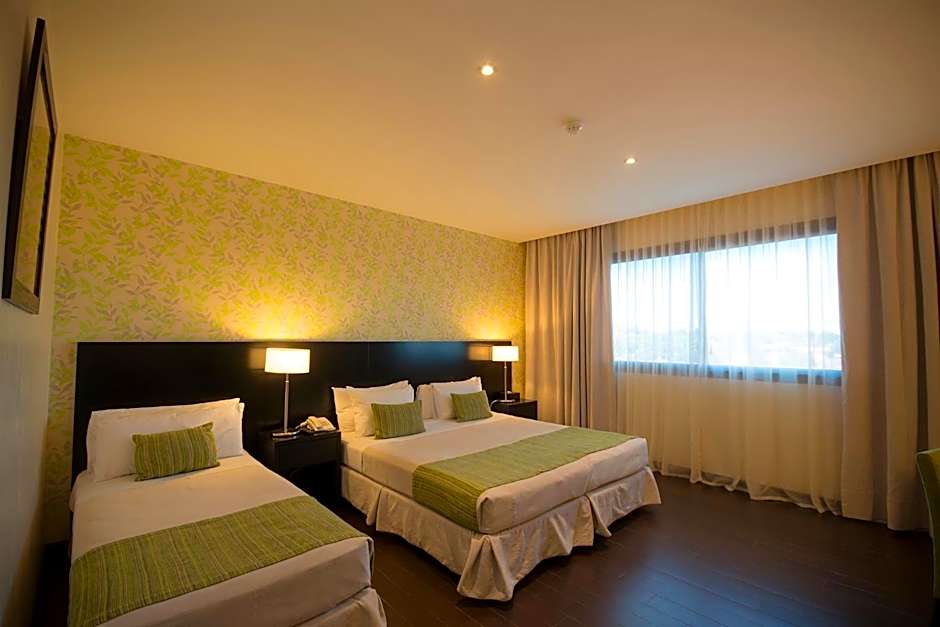 Grand Crucero Hotel