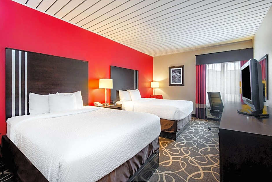 La Quinta Inn & Suites by Wyndham Elkview