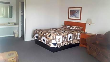 Standard Queen Room