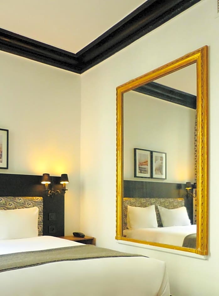 Hotel Noir