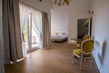 Suite with Mountain View in Small Manor House