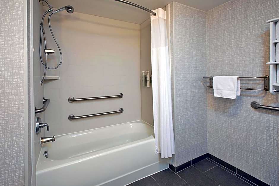 Hampton Inn By Hilton And Suites St. Cloud