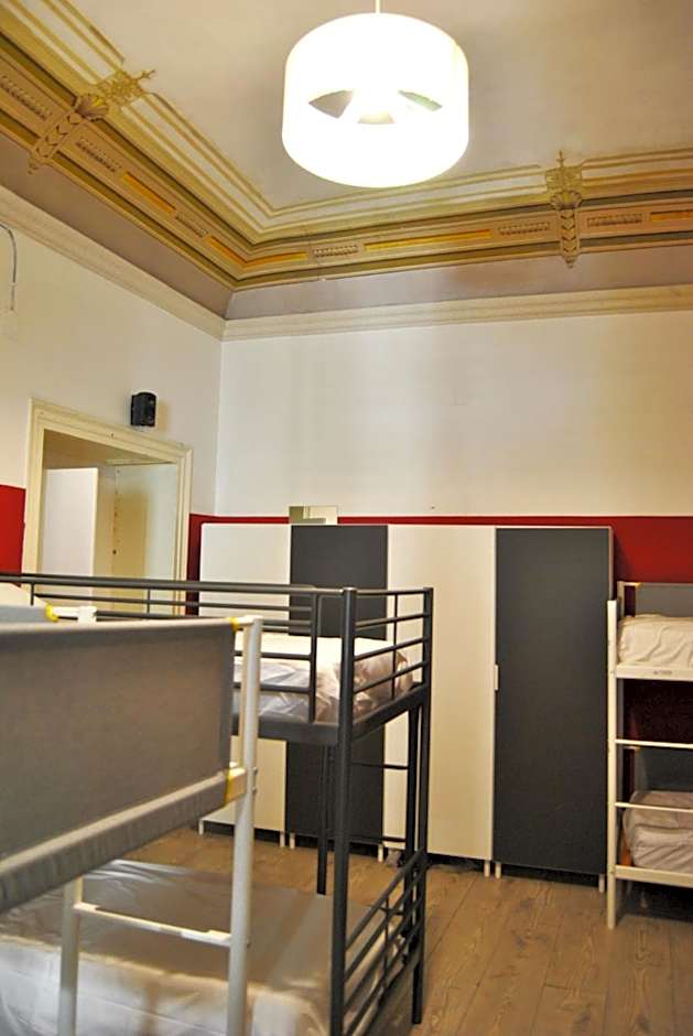 Balarm - Hostel and Bar