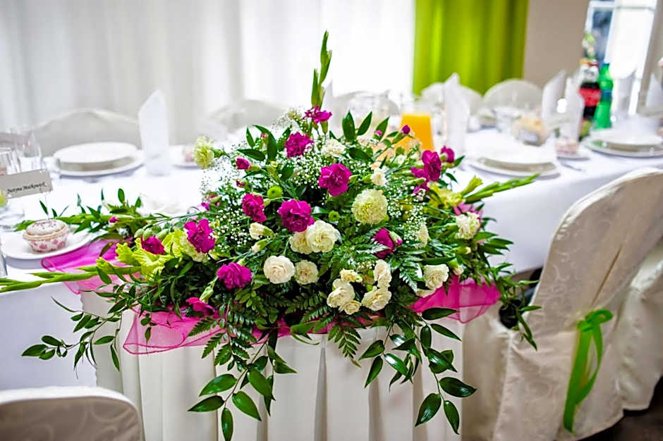 Centrum Restauracyjno-Hotelowe Florres