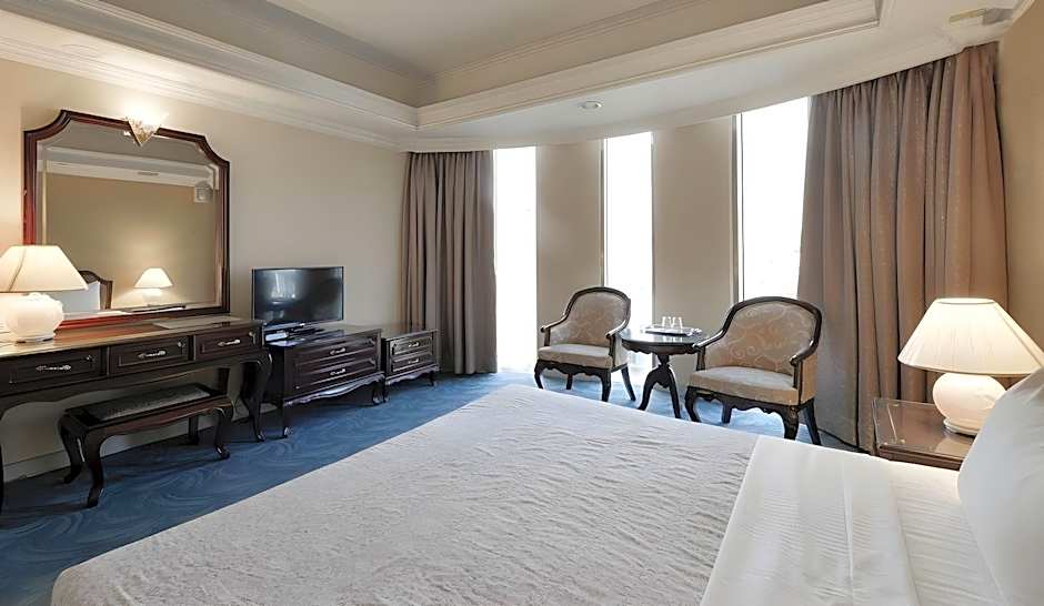 Forbes Hotel