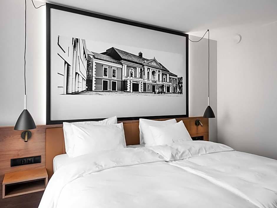 MERCURE KLAIPEDA CITY HOTEL, Meetings, Events, Restaurant & Bar - Accor Group, Pet Stay FREE