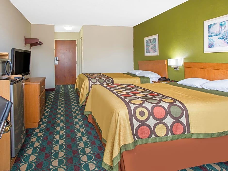 Super 8 by Wyndham Spartanburg/I-26 Exit 22