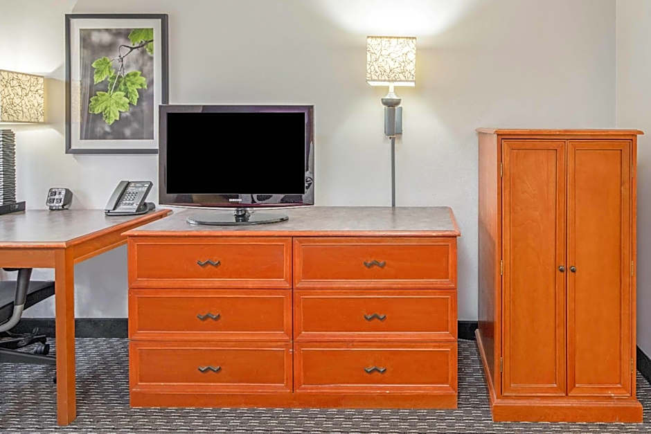 La Quinta Inn & Suites by Wyndham Baton Rouge Siegen Lane