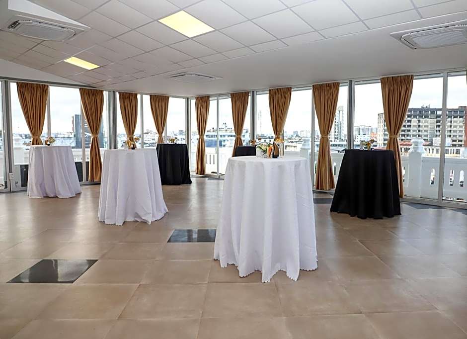 Sentrim Castle Royal Hotel