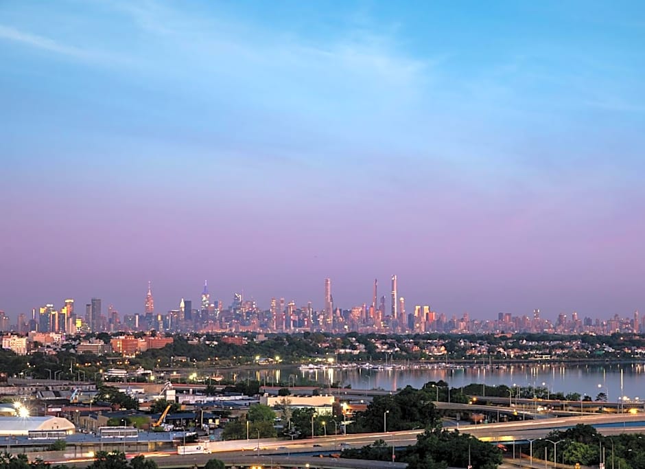 Hotel Indigo: Flushing - LaGuardia By IHG