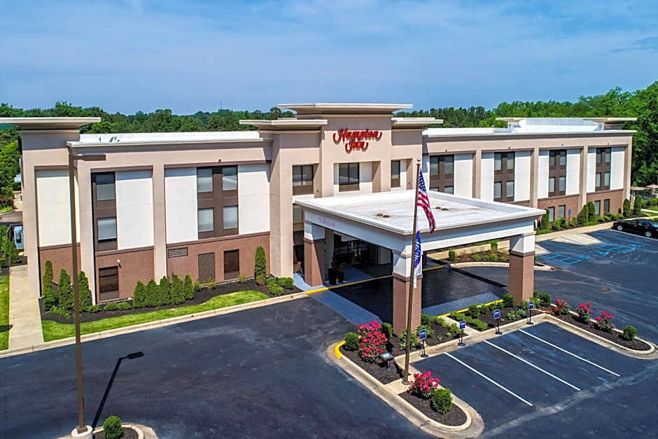 Photo 1 of 24 of Hampton Inn Batesville
