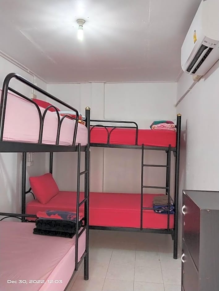 Seventeen Hostel