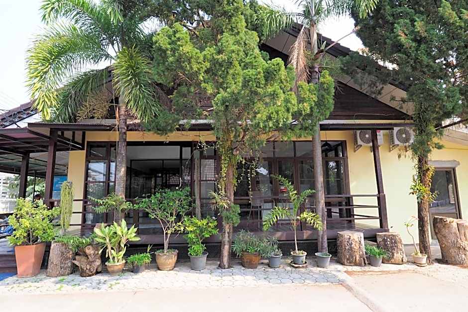 OYO 592 Goldenville Villa