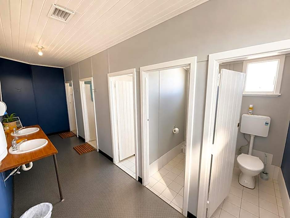 Geraldton Shoreline Lodge