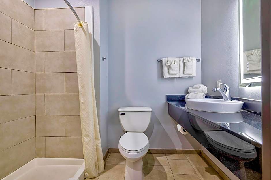 Studio 6 Suites Texas City, TX I 45 South