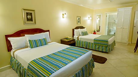 Two Bedroom Croton Suite (1 King Bed, 2 Double Beds and 1 Double Sofa Bed)