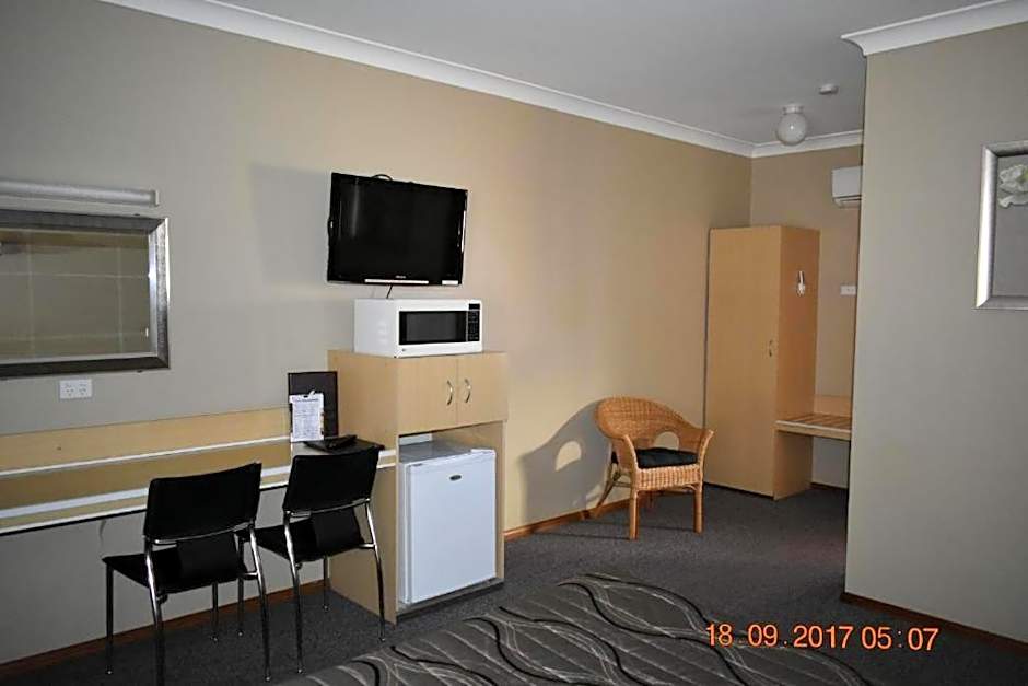 Cooee Motel