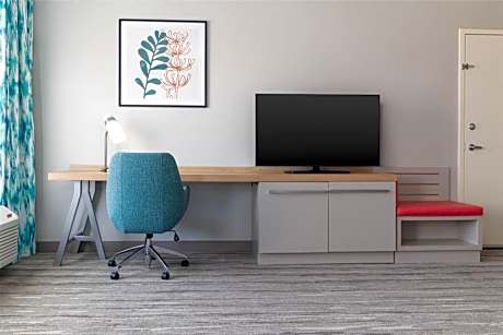 King Room with Tub - Mobility and Hearing Access