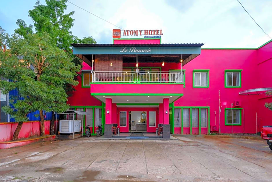 RedDoorz near Citraland Waterpark Kendari