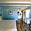 TAMPA BAY, BEACH step away, WIFI, FREE PARKING,POOLS, JACUZZI