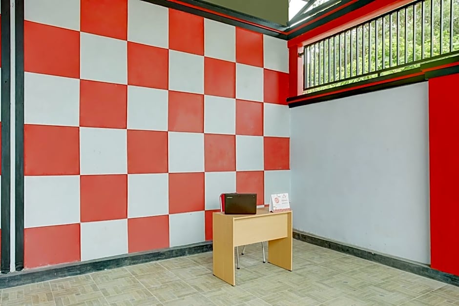 OYO 3982 Azka Homestay Syariah