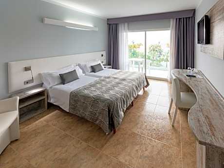 DOUBLE WITH BALCONY 2 ADULTS