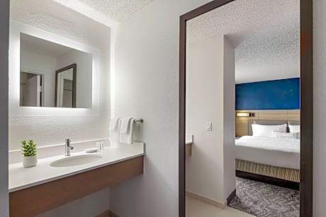 Studio, Multiple Beds (Mobility/Hearing Accessible, Tub) (2 Queen Beds and 1 Double Sofa Bed)