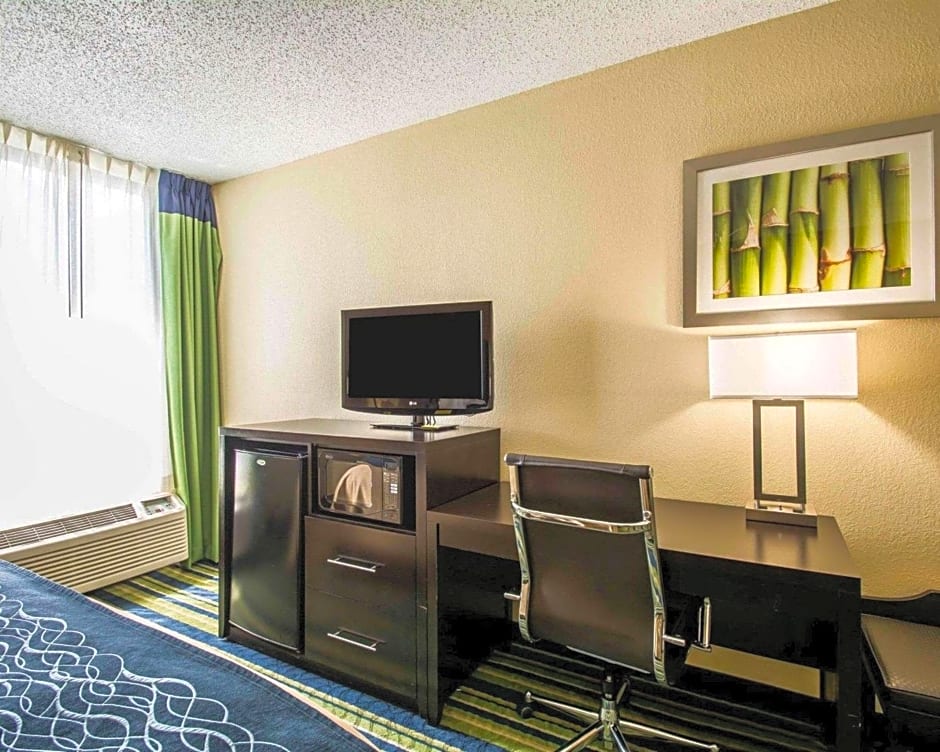 Comfort Inn & Suites Lantana - West Palm Beach South