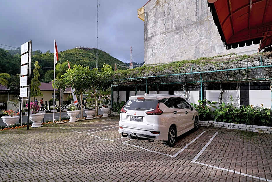 RedDoorz Plus @ Jalan FL Lumban Tobing Sibolga