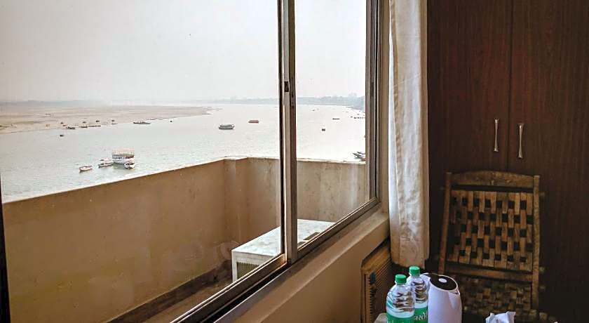 Dwivedi Hotels - Palace On Steps