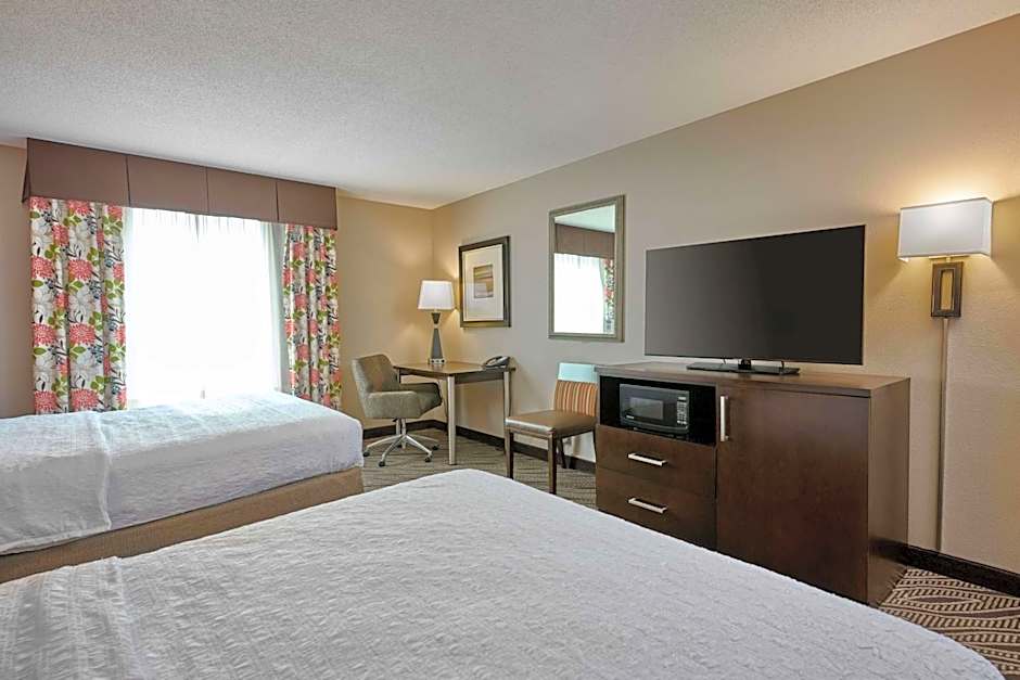 Hampton Inn By Hilton Evansville Airport