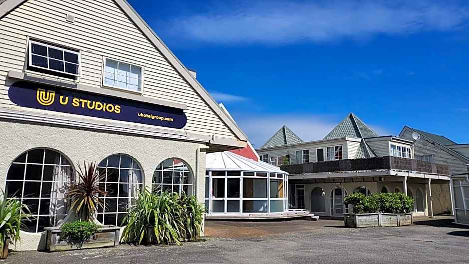 U Studios Paraparaumu Beach (formerly Copperfield Seaside Motel)