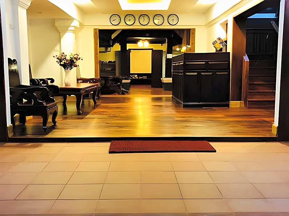 Merry Riverside Hotel