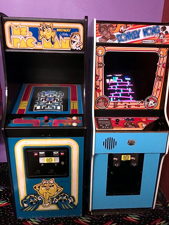 Holiday Hill Inn & Suites