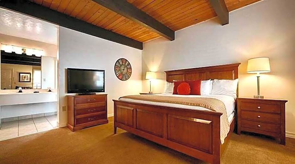 Econo Lodge Inn & Suites Vernal near Dinosaur Monument