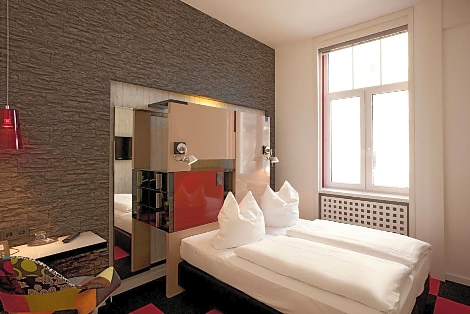 Hotel Cristall - Frankfurt City