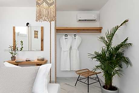 Family apartment with Pool view