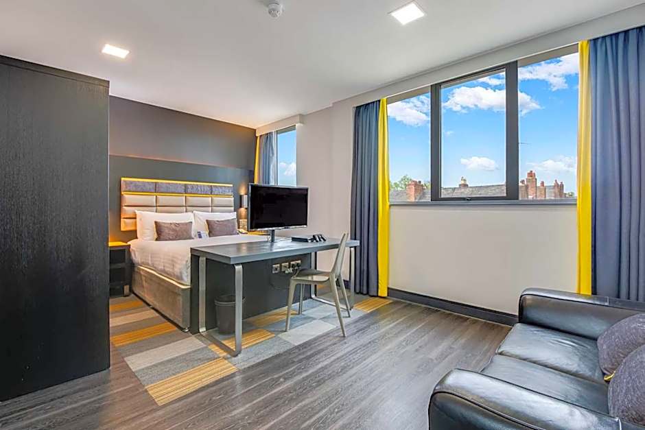 Roomzzz Chester City