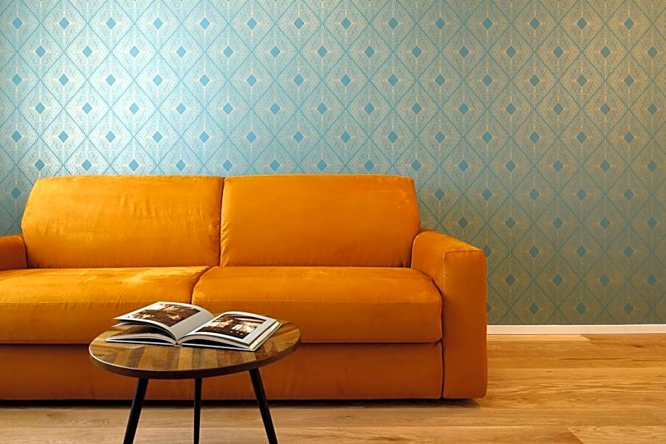 ELECTRIC Rooms & Suites