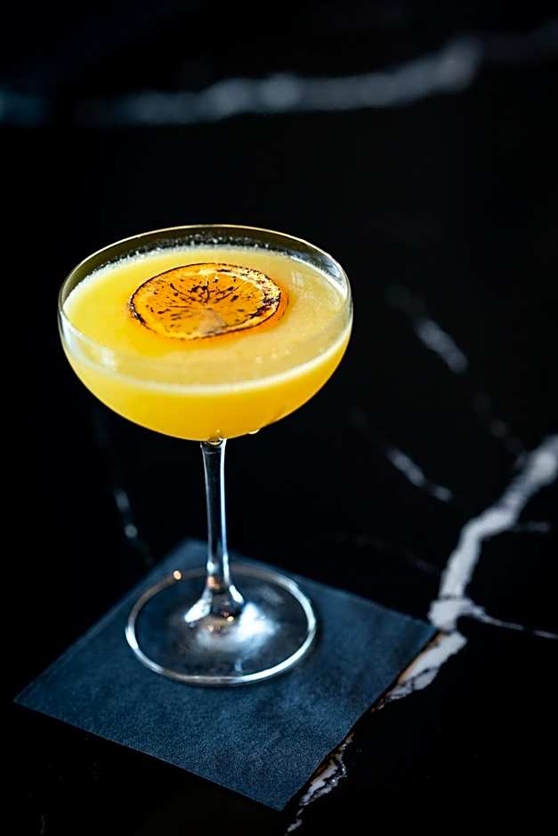 THE ADVENIRE, AUTOGRAPH COLLECTION