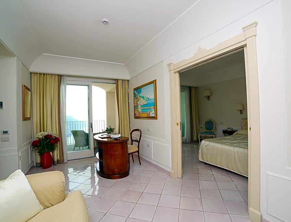 Photo 1 of 8 of Suite