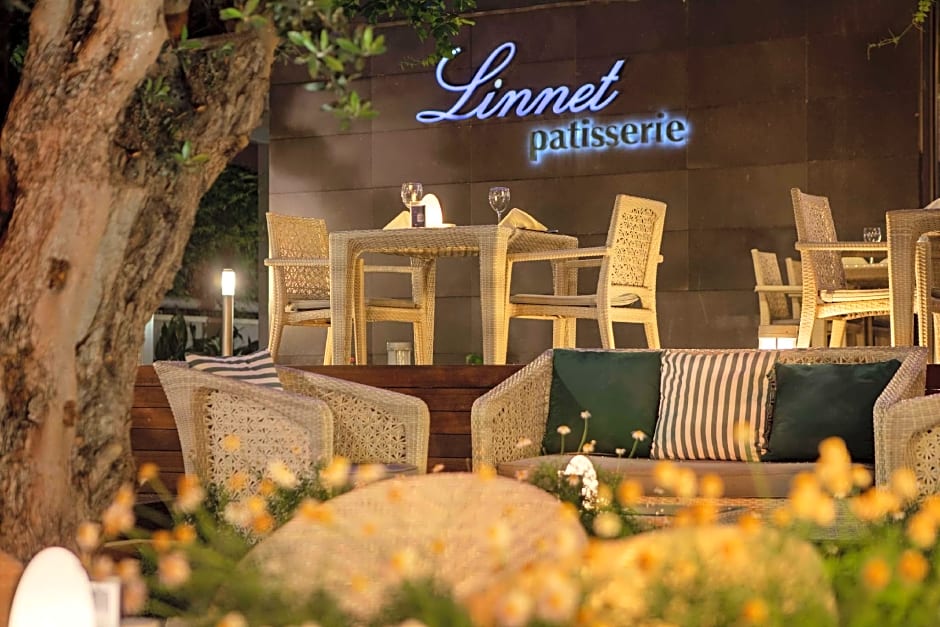 DoubleTree By Hilton Kusadasi