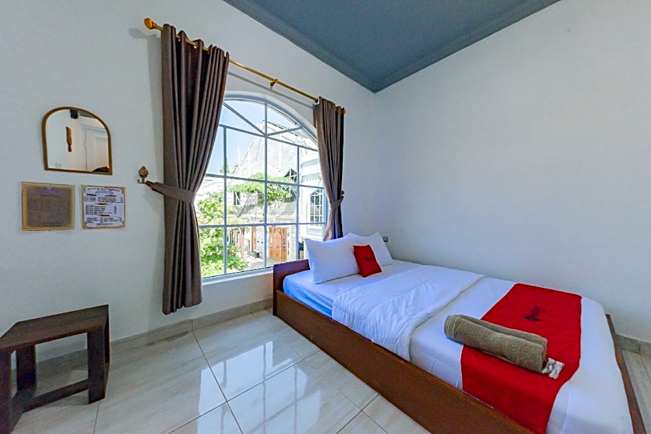 RedDoorz @ Niagara Waterpark