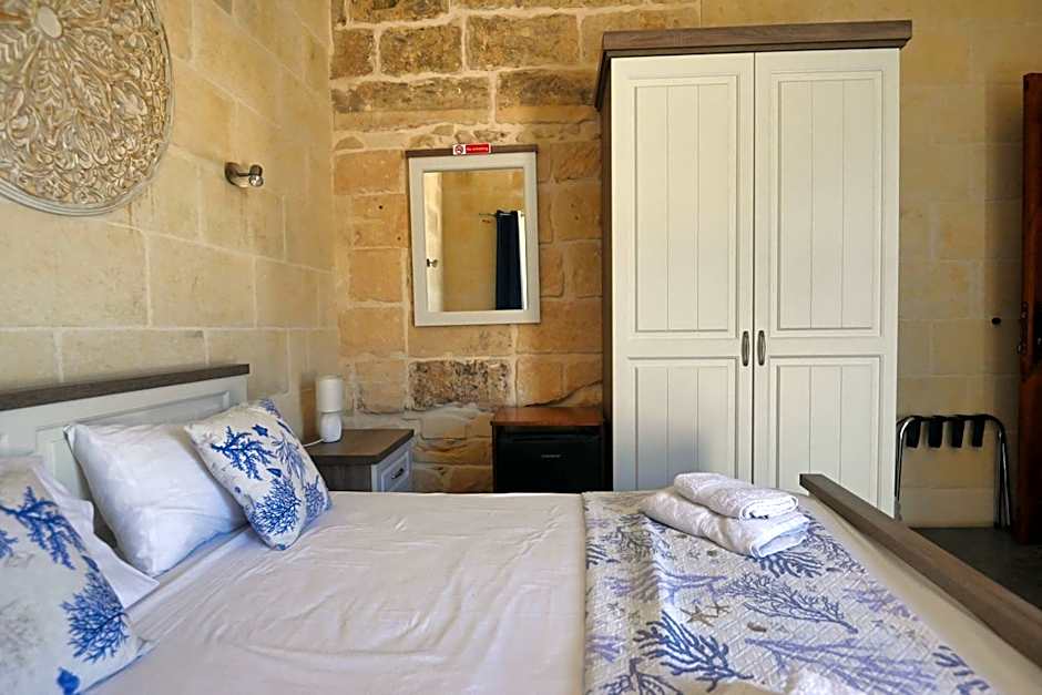 The Cloisters Bed And Breakfast