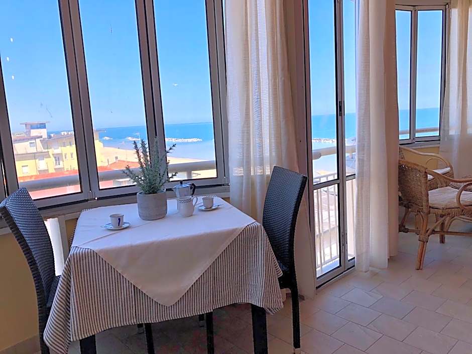 LUXORY BEACH APARTMENTS BELLARIA