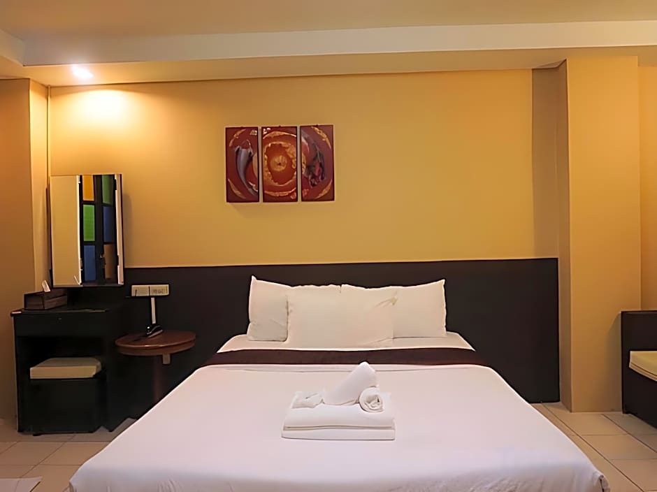Bangkok Travel Suites Hotel